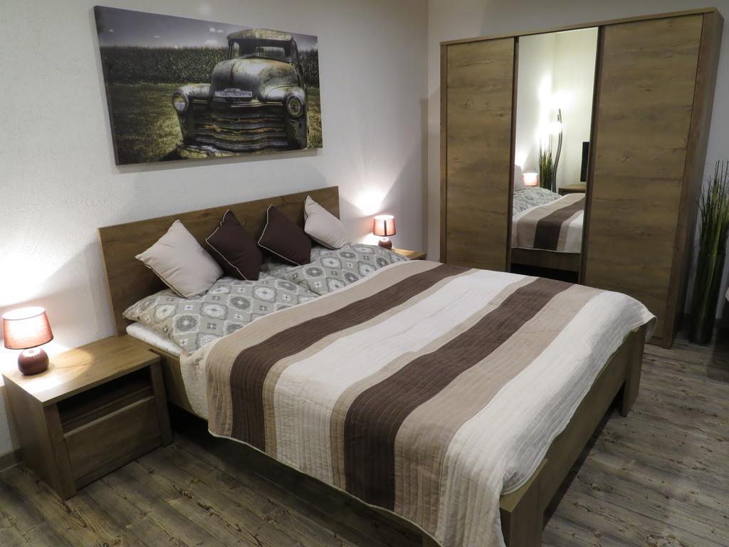 Apartman Route 18 Liptovsky Mikulas Exterior photo
